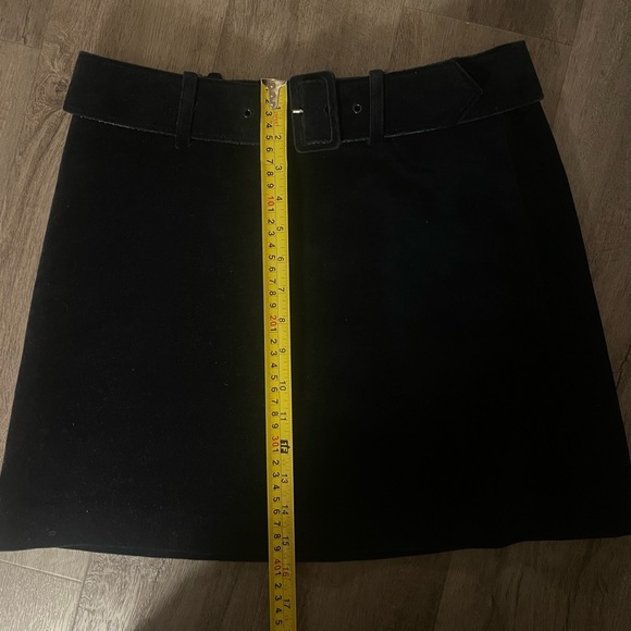 Vintage GUESS ❓ Navy blue velvet skirt w/ belt - size 8 - Picture 11 of 11